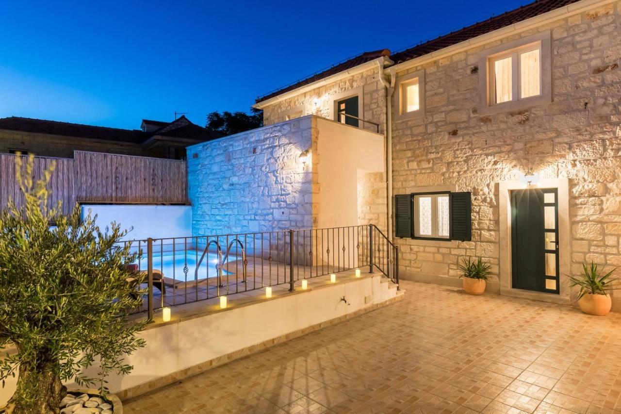 Marivilla In Selca With Heated Pool Exterior photo